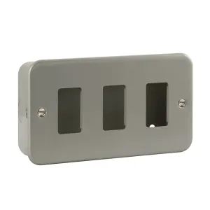 3 Gang GridPro Frontplate & Back Box