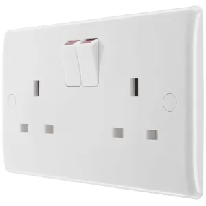 WHITE NEXUS MOULDED DOUBLE SWITCHED 13A POWER SOCK